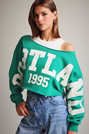 Kayık Yaka Sweatshirt