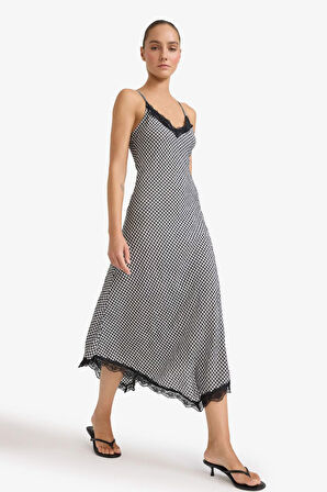 V Yaka Baskılı Gofre Dokulu Kısa Kollu Midi Elbise