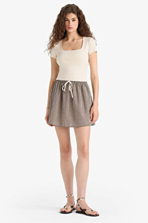 Fitted U Yaka Basic Düz Kısa Kollu Tişört