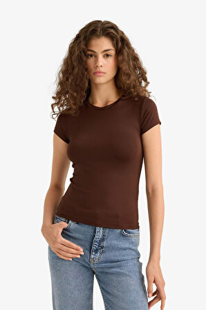 Slim Fit Dar Kesim Bisiklet Yaka Basic Düz Kısa Kollu Tişört