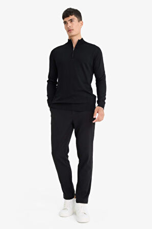 Standart Fit Dik Yaka Yarım Fermuarlı Triko Kazak