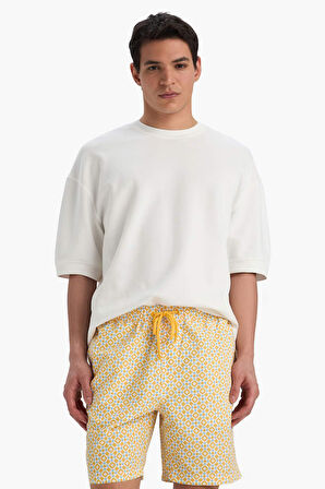 Regular Fit Desenli File Astarlı Diz Üstü Deniz Şortu