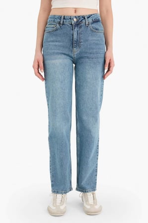 DeFacto Comfort Straıght Yüksek Bel Bilek Boy Jean Yıkamalı Pantolon D8155AX26SPNM28