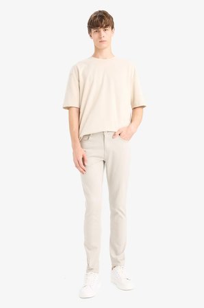 DeFacto %100 Pamuk Pedro Slim Fit Dar Kalıp Normal Bel Dar Paça Jean Pantolon F9796AX25AUBG766