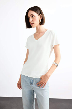 V Yaka Modal Kısa Kollu Tişört