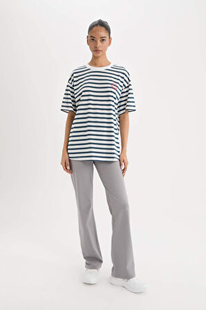 DeFactoFit Oversize Geniş Kalıp Bisiklet Yaka Çizgili Baskılı Sporcu Kısa Kollu Tişört E2782AX25SMNV131