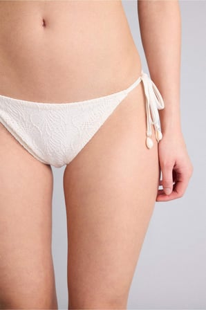 DeFacto Regular Fıt Nakışlı Brode Bikini Alt B6895AX26SMER103