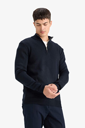 Standart Fit Yarım Fermuarlı Triko Kazak