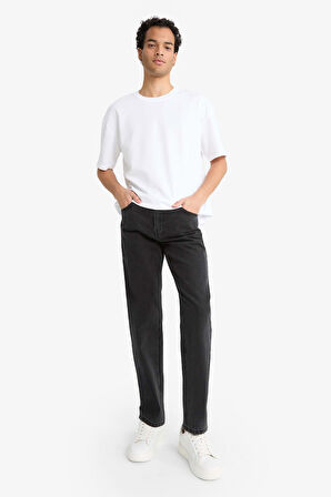 Straight Fit Düz Paça Jean Pantolon