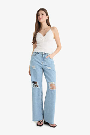 DeFacto Loose Fit V Yaka Beyaz Askılı Bluz F1914AX25SMWT32