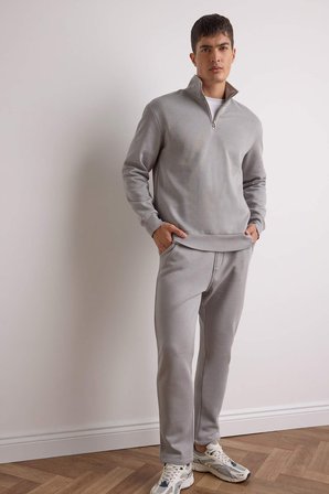 DeFacto Regular Fit Dik Yaka Yarım Fermuarlı İçi Yumuşak Tüylü Basic Düz Sweatshirt X7405AZ25AUGR198