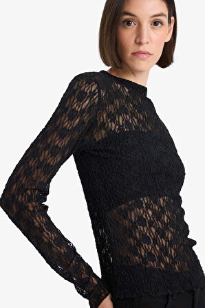 Slim Fit Dar Kesim Kayık Yaka Dantel Uzun Kollu Tişört