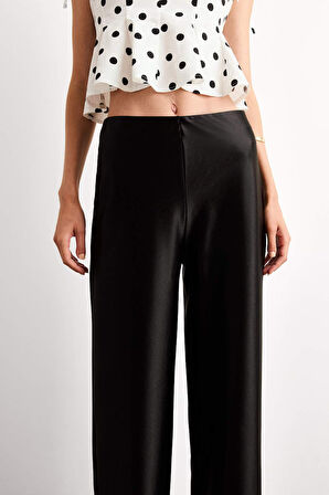 Relax Fit Normal Bel Düz Paça Saten Pantolon