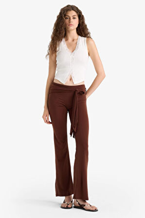 Flare Fit Normal Bel Bağlamalı Standart Boy Pantolon