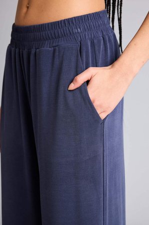 DeFacto Wıde Leg Geniş Paça Standart Boy Modal Sporcu Pantolon G0754AX26SMNV268
