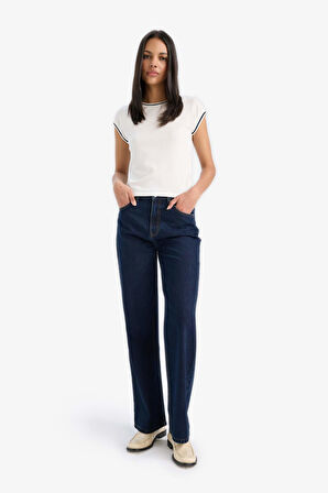 DeFacto Slim Fit Dar Kesim Bisiklet Yaka Ribana Kısa Kollu Tişört E6992AX25SPER105