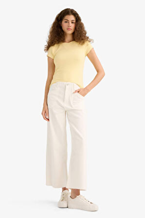 Kısa Geniş Paça Yüksek Bel Kesik Uç Paça Bilek Boy Jean Pantolon