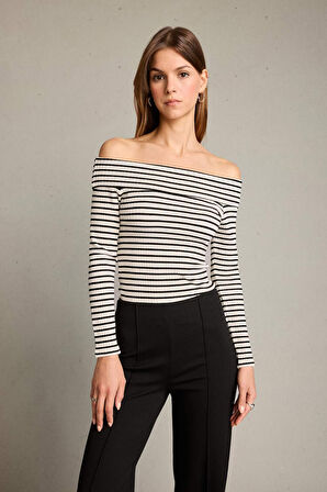 Omzu Açık Çizgili Uzun Kollu Bluz