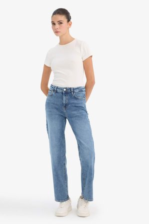 DeFacto Comfort Straıght Normal Bel Bilek Boy Jean Yıkamalı Pantolon F9726AX25WNNM28