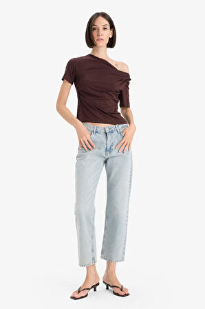 Slim Fit Dar Kesim Kayık Yaka Kısa Kollu Tişört