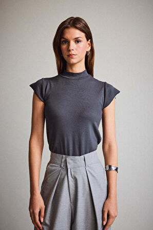 Balıkçı Yaka Kısa Kollu Tişört