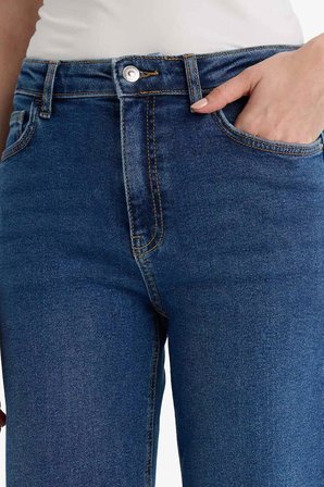 DeFacto Comfort Straıght Normal Bel Bilek Boy Jean Yıkamalı Pantolon F9726AX25WNNM34