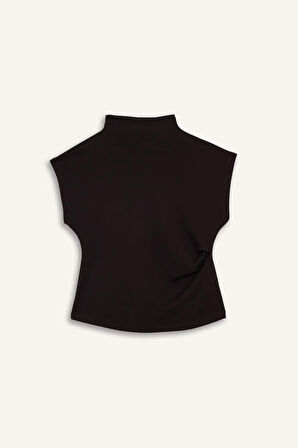 Slim Fit Dar Kesim Yarım Balıkçı Yaka Pike Kolsuz Bluz