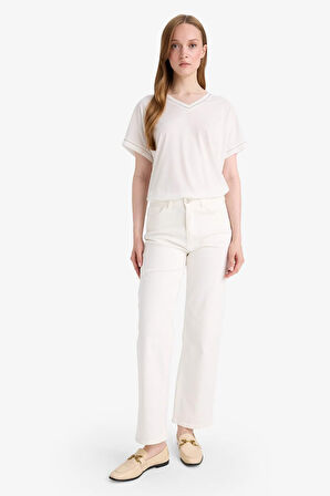 V Yaka Kısa Kollu Tişört