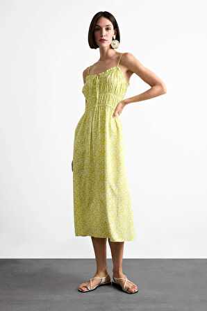 Çiçek Desenli Büzgülü Yaka Askılı Midi Elbise