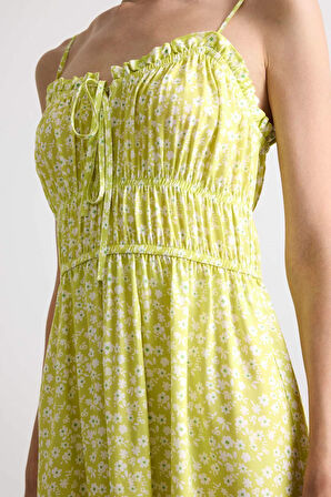 Çiçek Desenli Büzgülü Yaka Askılı Midi Elbise