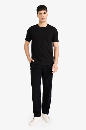 DeFacto Slim Fit Bisiklet Yaka Kısa Kollu Basic Tişört M6608AZ26SPBK81