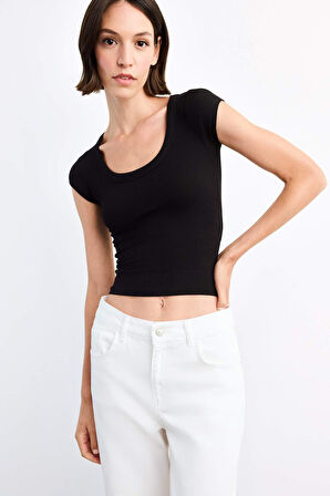 Bisiklet Yaka Kısa Kollu Tişört