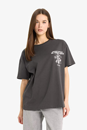 Oversize Geniş Kalıp Bisiklet Yaka Sırt Baskılı Kısa Kollu Tişört