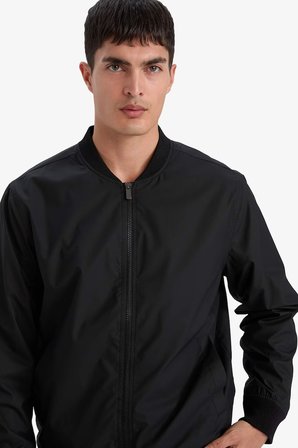 DeFacto Su İtici Slim Fit Bomber Kolej Yaka Fermuarlı Çift Cepli Mevsimlik Mont D7319AX26SPBK27