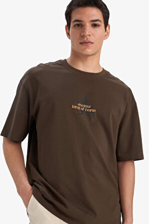 DeFacto %100 Pamuk Boxy Fit Bisiklet Yaka Sırt Baskılı Kısa Kollu Tişört F1094AX25AUBN595