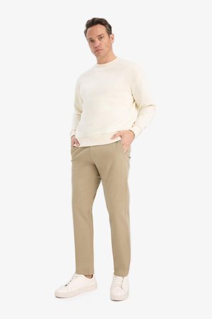 DeFacto Relax Fit Bisiklet Yaka Kalın İçi Yumuşak Tüylü Basic Düz Sweatshirt T5139AZ25AUER140
