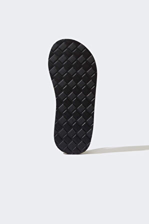 Kadın Düz Taban Parmak Arası Terlik