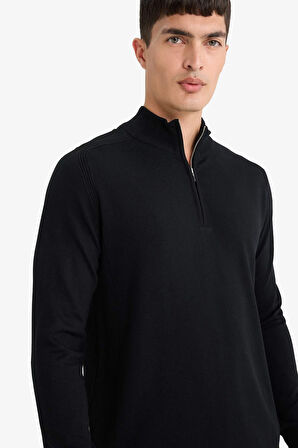 Standart Fit Dik Yaka Yarım Fermuarlı Triko Kazak