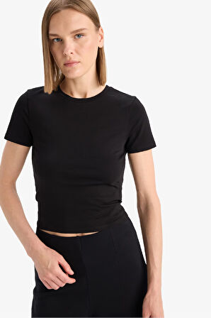 DeFacto Slim Fit Dar Kesim Bisiklet Yaka Basic Düz Kısa Kollu Siyah Tişört F3535AX25SMBK81
