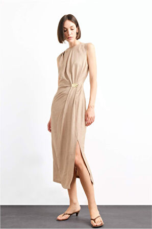 Fitted Toka Detaylı Poplin Kolsuz Yırtmaçlı Midi Elbise