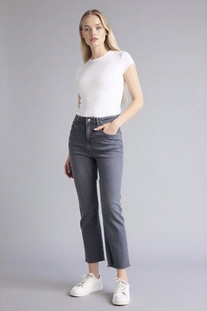 DeFacto Crop Flare Fıt Yüksek Bel Jean Pantolon G2217AX26SPNM55