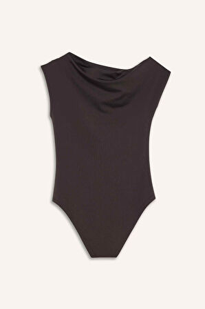 Slim Fit Dar Kesim Asimetrik Bluz