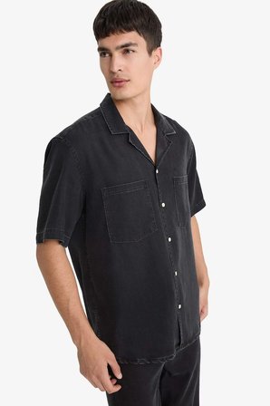 DeFacto Relax Fit Pamuklu Akışkan Kumaş Kısa Kollu Gömlek E1387AX25SMNM40