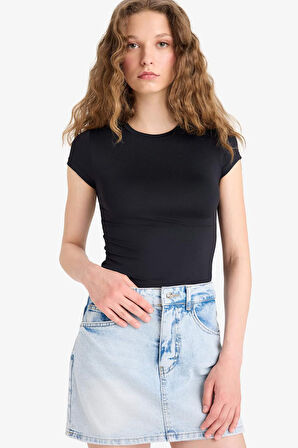 DeFacto Fitted Bisiklet Yaka Basic Düz Kısa Kollu Siyah Tişört F3833AX25SMBK81