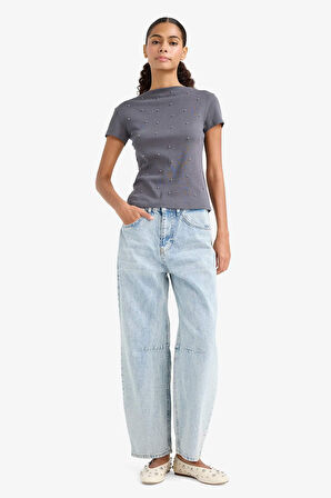 Slim Fit Dar Kesim Kayık Yaka Ribana Kısa Kollu Tişört