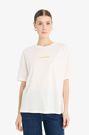 DeFacto Relax Fit Bisiklet Yaka Aplike Baskılı Penye Kısa Kollu Tişört F5102AX25SMER105