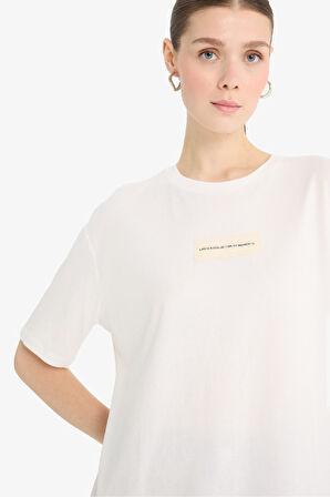 DeFacto Relax Fit Bisiklet Yaka Aplike Baskılı Penye Kısa Kollu Tişört F5102AX25SMER105