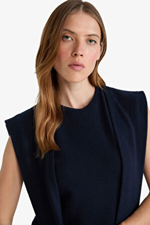 Slim Fit Dar Kesim Bisiklet Yaka Bağlama Detaylı Kolsuz Bluz