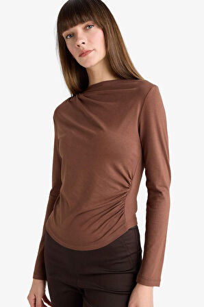 Slim Fit Dar Kesim Kayık Yaka Uzun Kollu Tişört