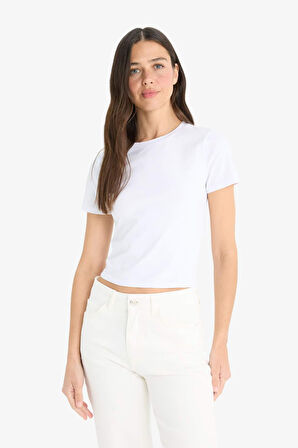 DeFacto Slim Fit Dar Kesim Bisiklet Yaka Basic Düz Kısa Kollu Beyaz Tişört F3535AX25SMWT79